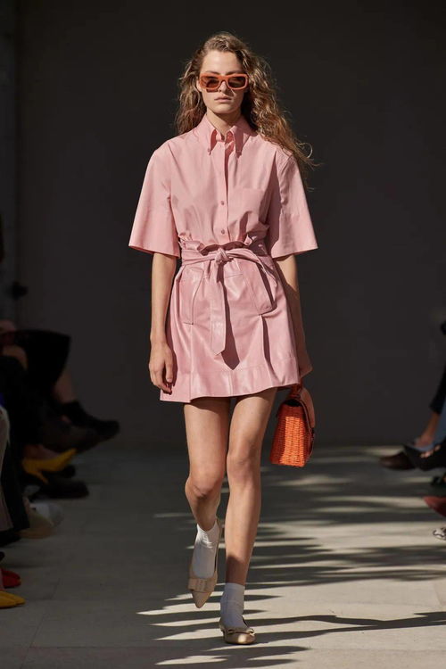 還在為找面料煩惱嗎？秀場(chǎng)五大常見(jiàn)面料，錯(cuò)過(guò)將遺憾終身